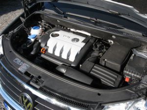 VW Touran kondicionieriaus pildymas, tikrinimas remontas.